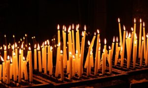 candles, pray, worships-4298297.jpg